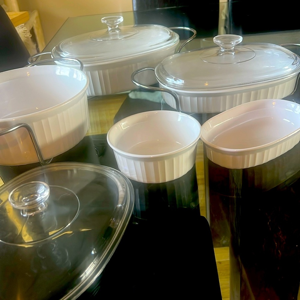 Corningware French White Casserole/serving set 9 pieces incl serving racks